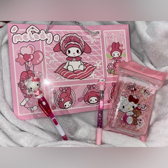 Hello Kitty bundle - Picture 1 of 1